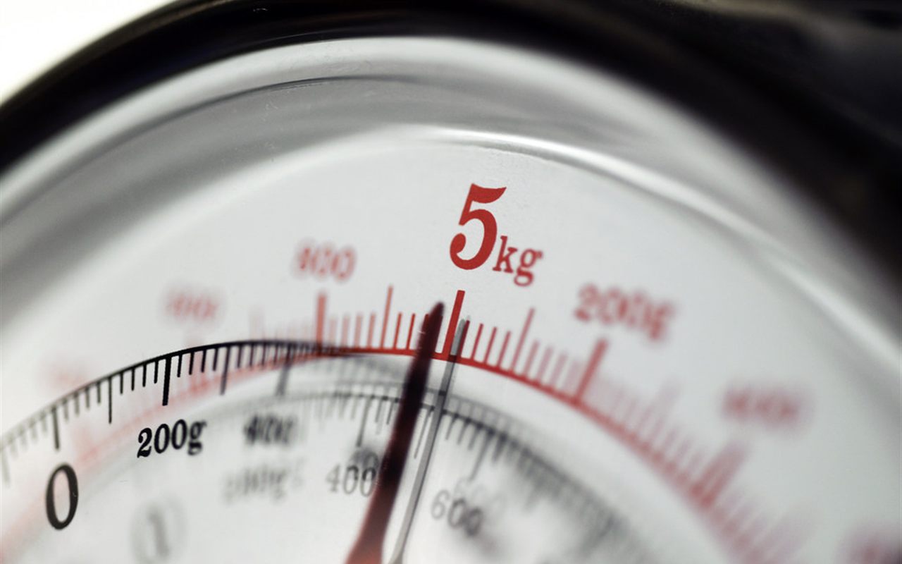 Küchenwaage als Symbol für Küchenprodukte und Preisvergleich